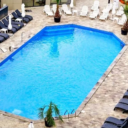 Jade - Pool & 20m De Plaja ナボダリ