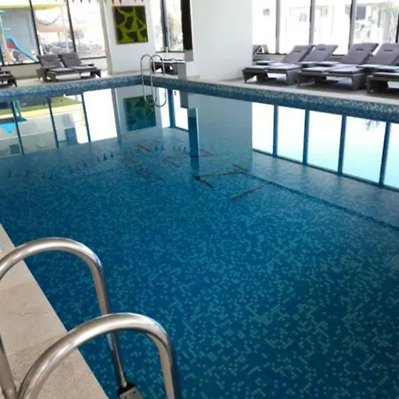 Jade - Pool & 20m De Plaja Năvodari